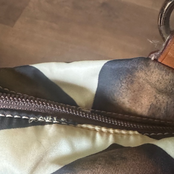 Dooney & Bourke Giraffe print shoulder bag GUC - Picture 11 of 12